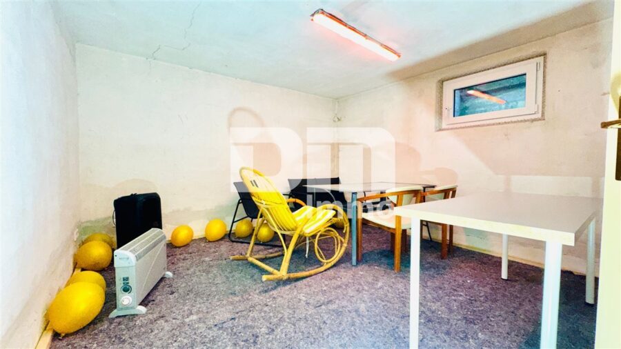 Gepflegtes Ein / Zweifamilienhaus mit Doppelgarage in begehrter Ortsrandlage von Zierenberg - KG Vorratskeller